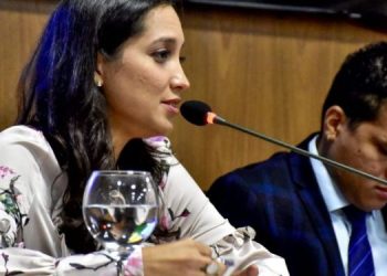 Secretária de Educação apresenta à Câmara detalhes do transporte escolar de São Luís