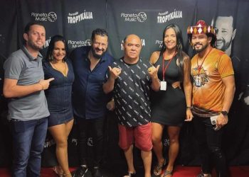 FORROZÃO TROPYKÁLIA – leva multidão ao Arraial Pertinho de Você.